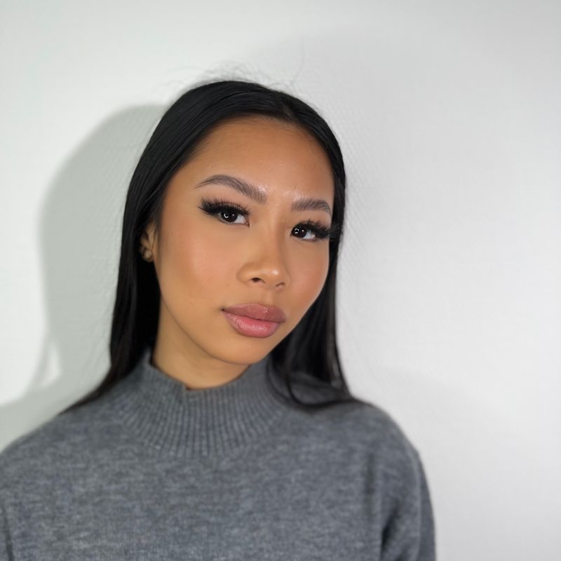 Cliente après une prestation sourcils