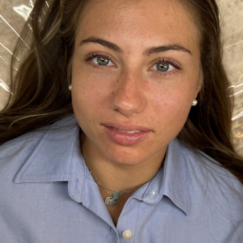 Modèle après un Lash Lift coréen