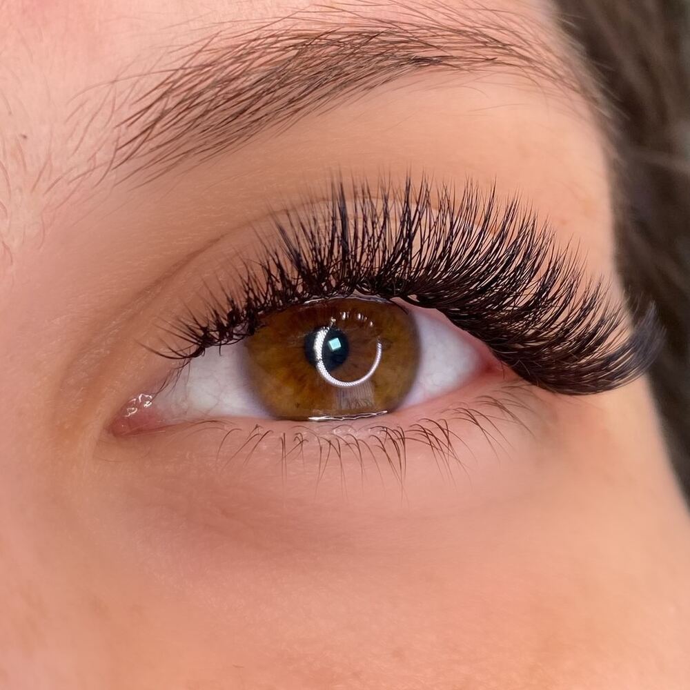 Extensions de cils volume